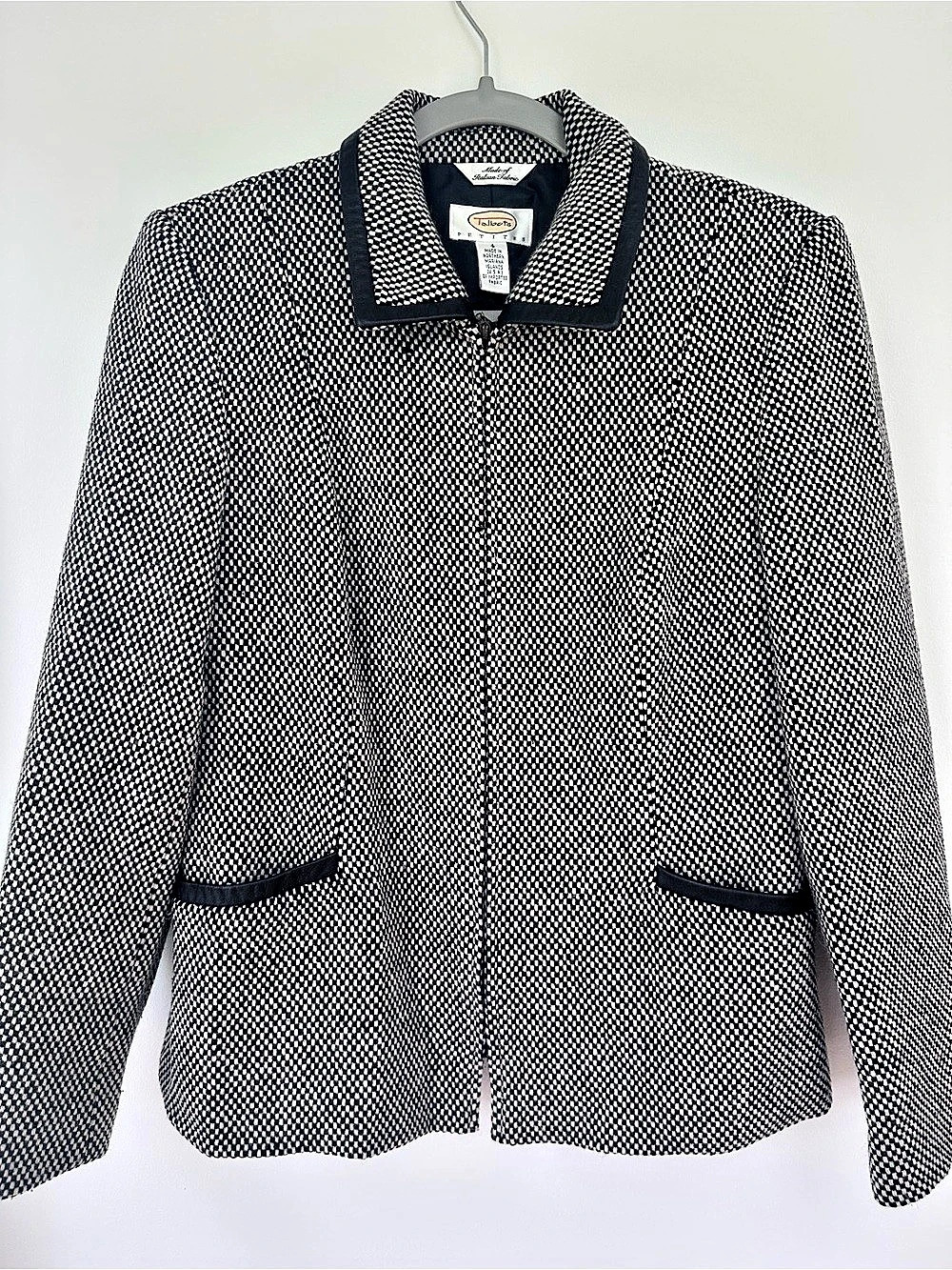 Talbots Black & White Geometric Blazer Size 4 Like New